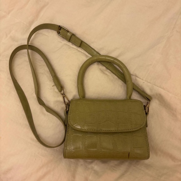 olive green handbag — crocodile pattern - Picture 1 of 4